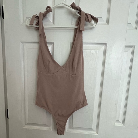NWT Lulus You're The One That I Want Taupe Ribbed Tie-Strap Bodysuit - Picture 7 of 11